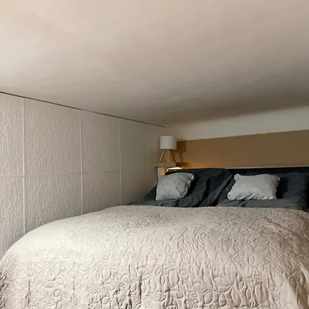 Bohemian Wooden Hideaway With Bathtub & Ac Near Heroes Square Apartman Budapest