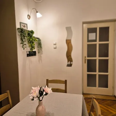 Apartman Bohemian Wooden Hideaway With Bathtub & Ac Near Heroes Square *