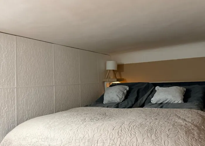 Bohemian Wooden Hideaway With Bathtub & Ac Near Heroes Square Apartman Budapest