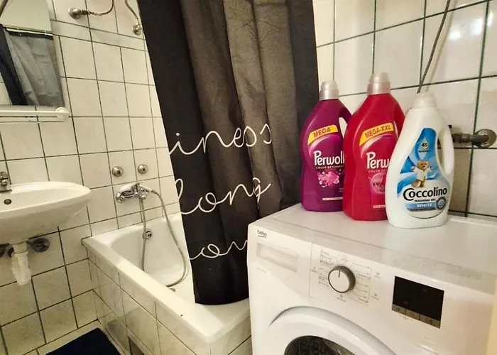 Bohemian Wooden Hideaway With Bathtub & Ac Near Heroes Square Budapest