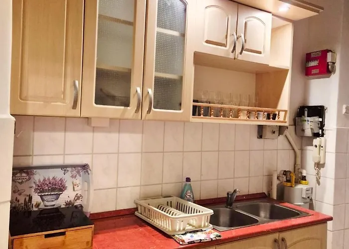 Bohemian Wooden Hideaway With Bathtub & Ac Near Heroes Square Budapest